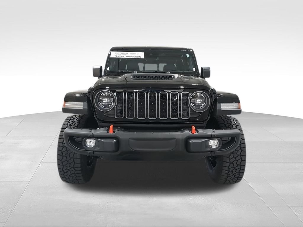 Used 2025 Black Jeep Mojave image 3