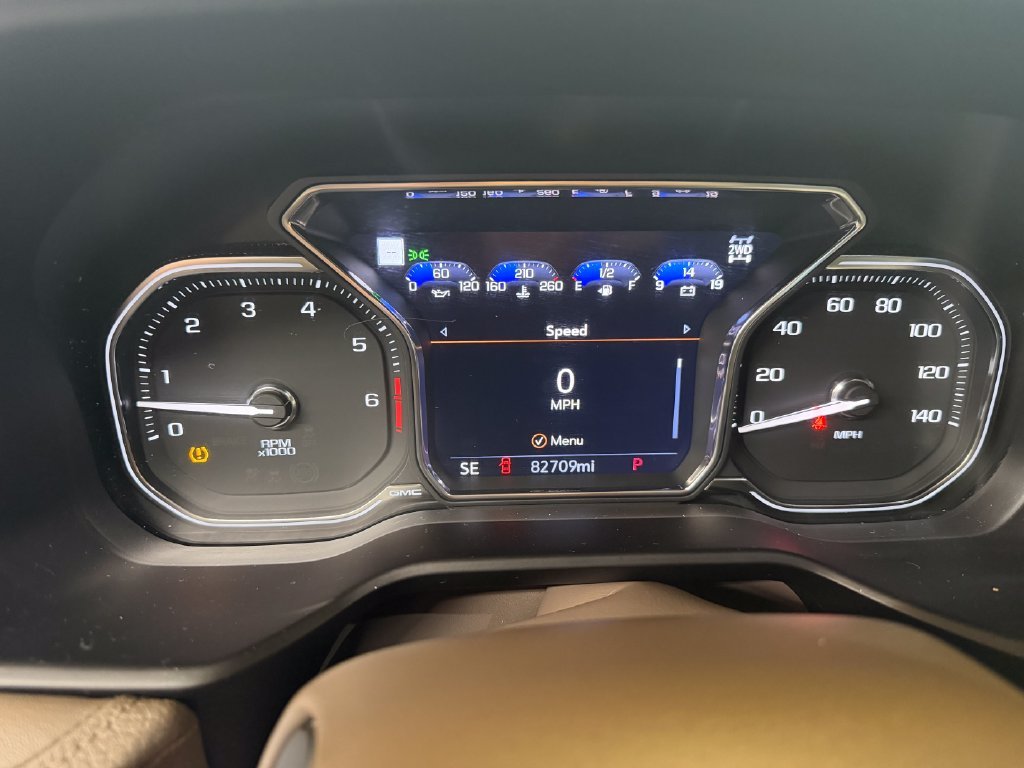 Used 2021 White GMC Denali image 17