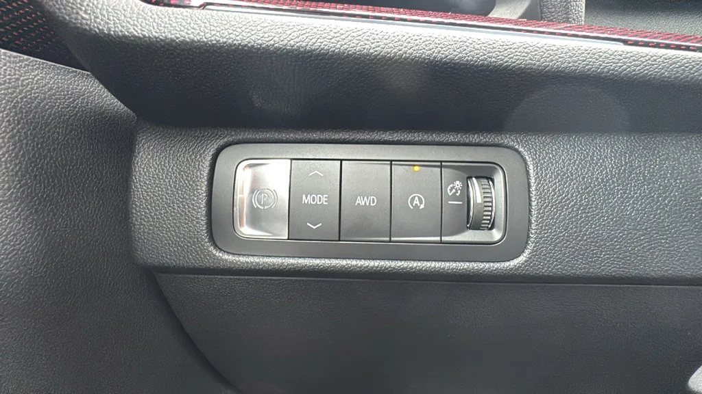 New 2026 Polar White Tricoat Chevrolet Z71 image 33