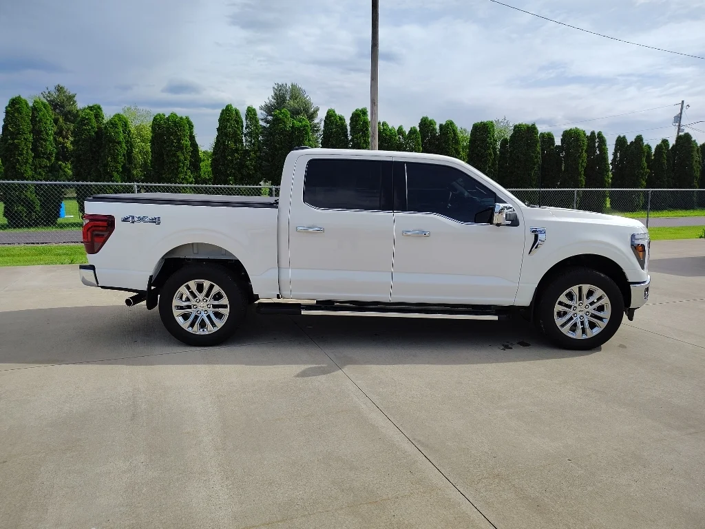 Used 2025 Star White Ford LARIAT image 2