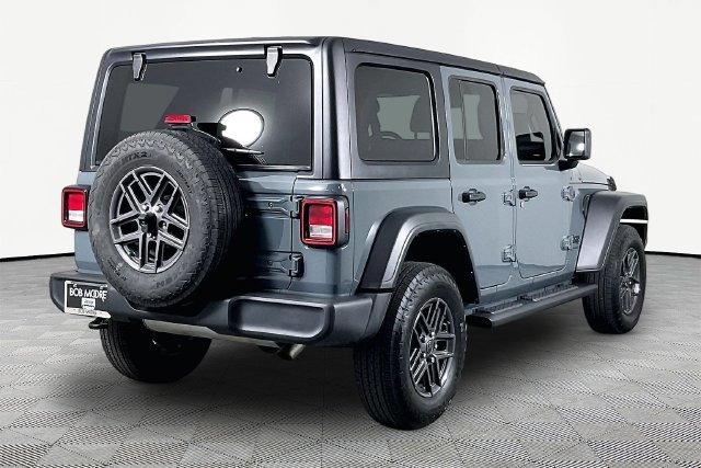 Used 2025 Gray Jeep Sport S image 6