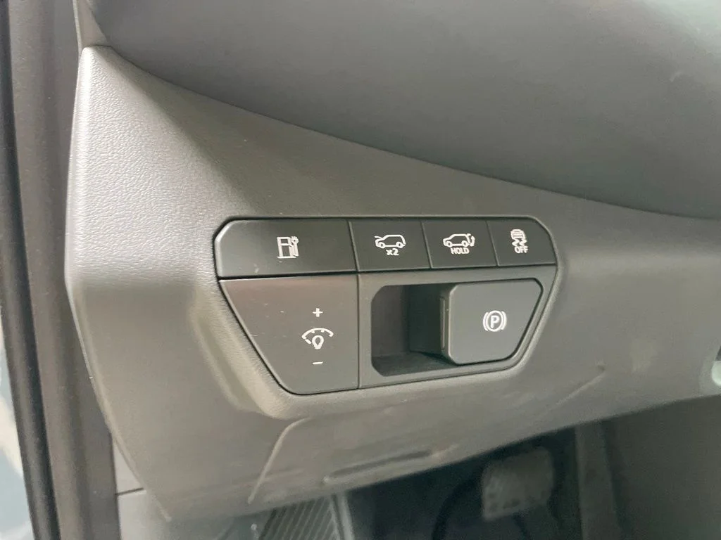 Certified Used 2024 Iceberg Green Kia Wind image 10