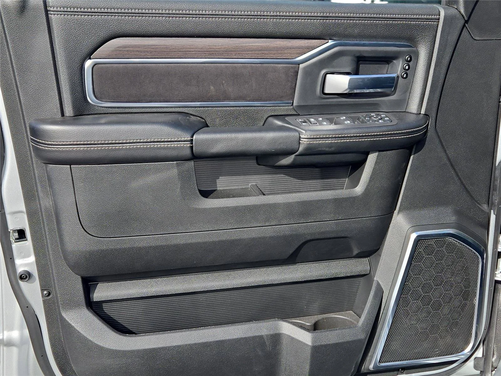 2026 RAM 2500 Laramie - Photo 13
