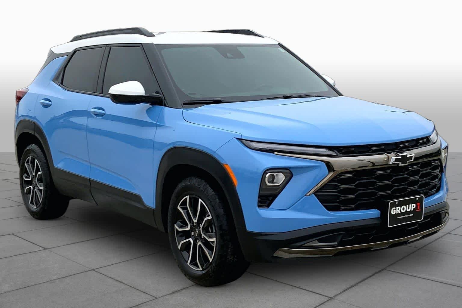 Used 2024 Fountain Blue Chevrolet ACTIV image 3