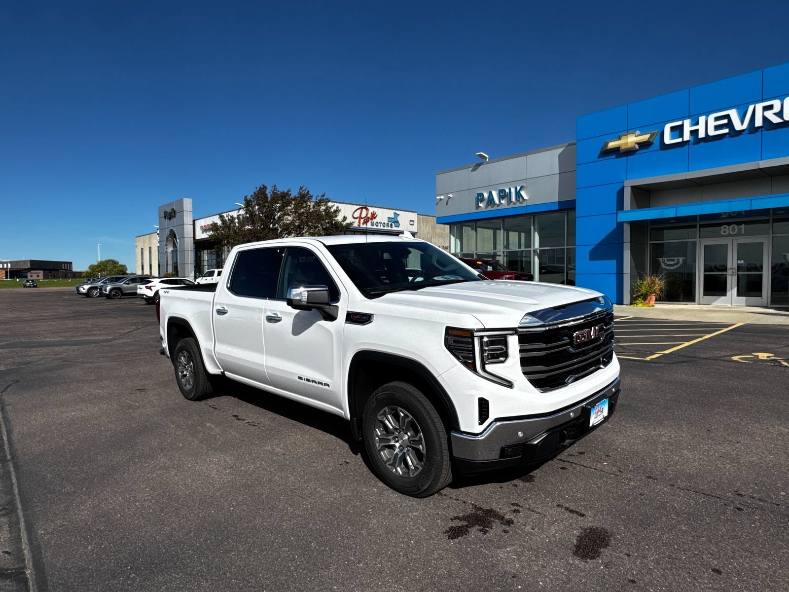 New 2026 Summit White GMC SLT image 3