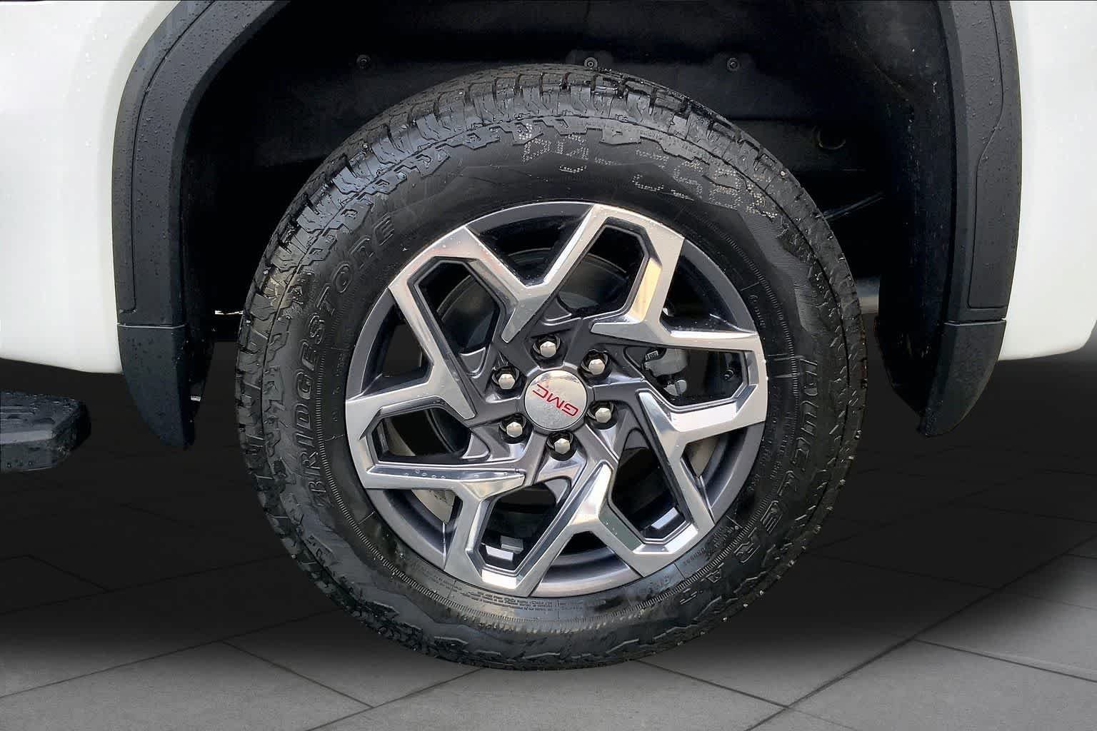 New 2026 Summit White GMC SLT image 10