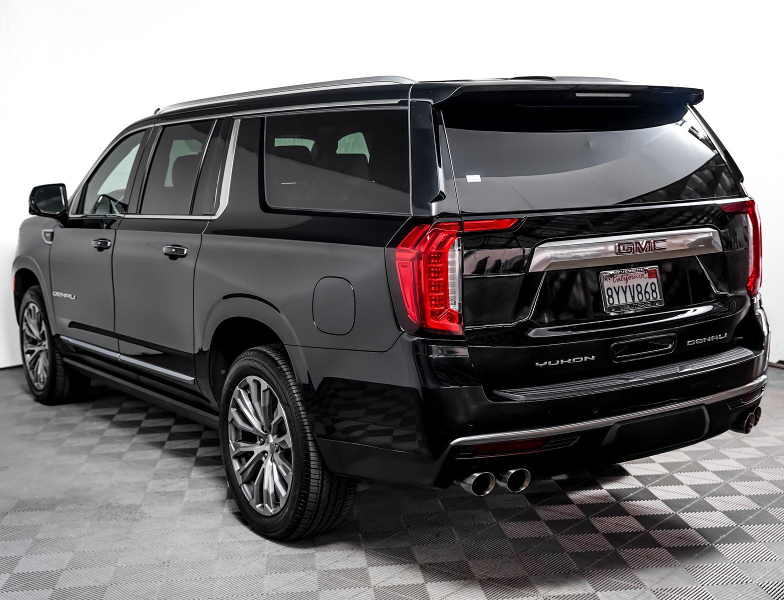 Used 2022 Onyx Black GMC 4WD 4dr Denali image 2