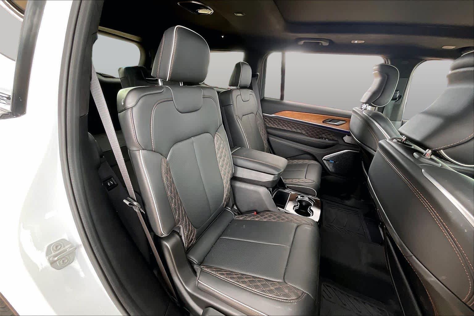 Used 2025 Bright White Clearcoat Jeep Summit Reserve image 19