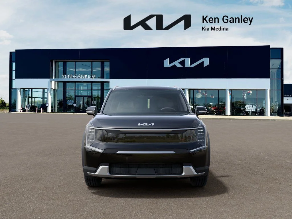 New 2026 Ebony Black Kia Wind AWD image 2