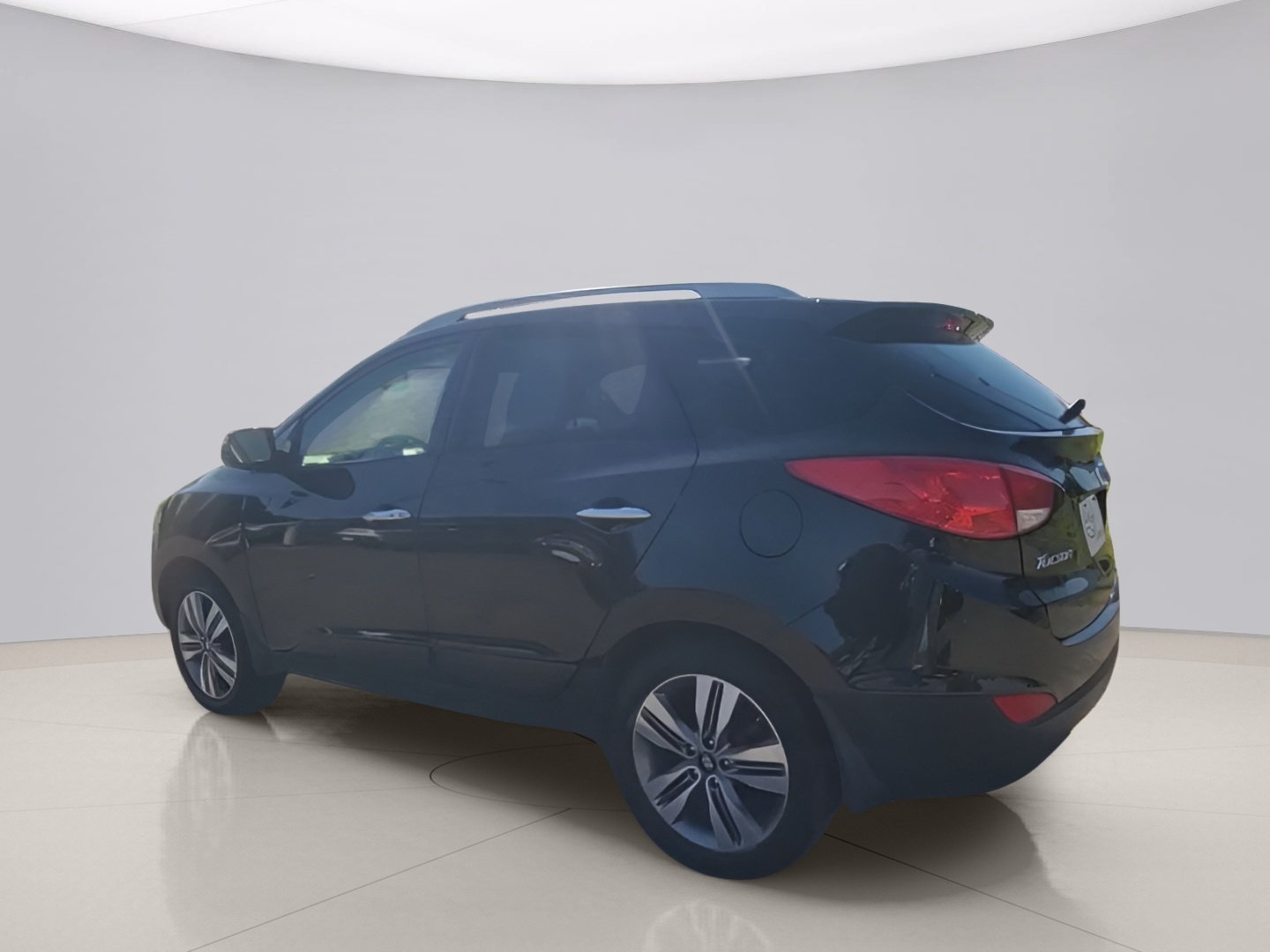 Used 2014 Black Hyundai GLS image 6