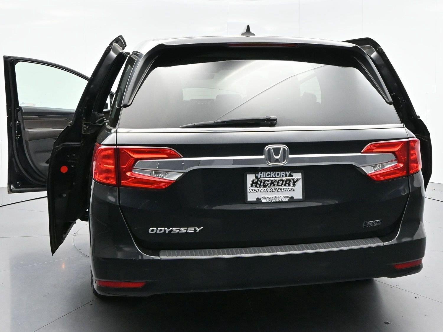 Used 2018 Crystal Black Pearl Honda EX-L image 41