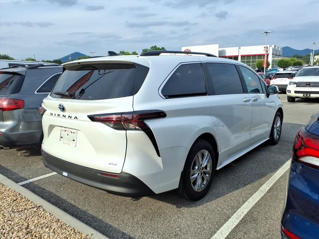 Used 2025 Beige Toyota XLE image 2