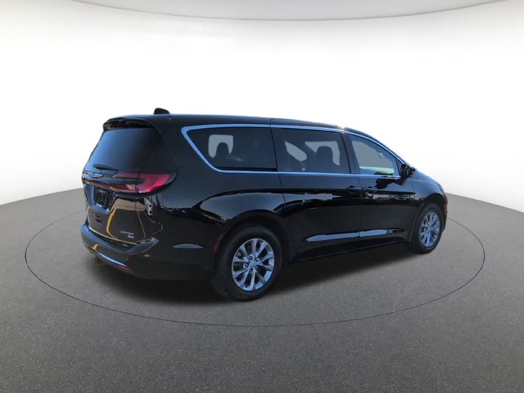 New 2026 Diamond Black Crystal Pearl-Coat Exterior Paint Chrysler Limited image 5