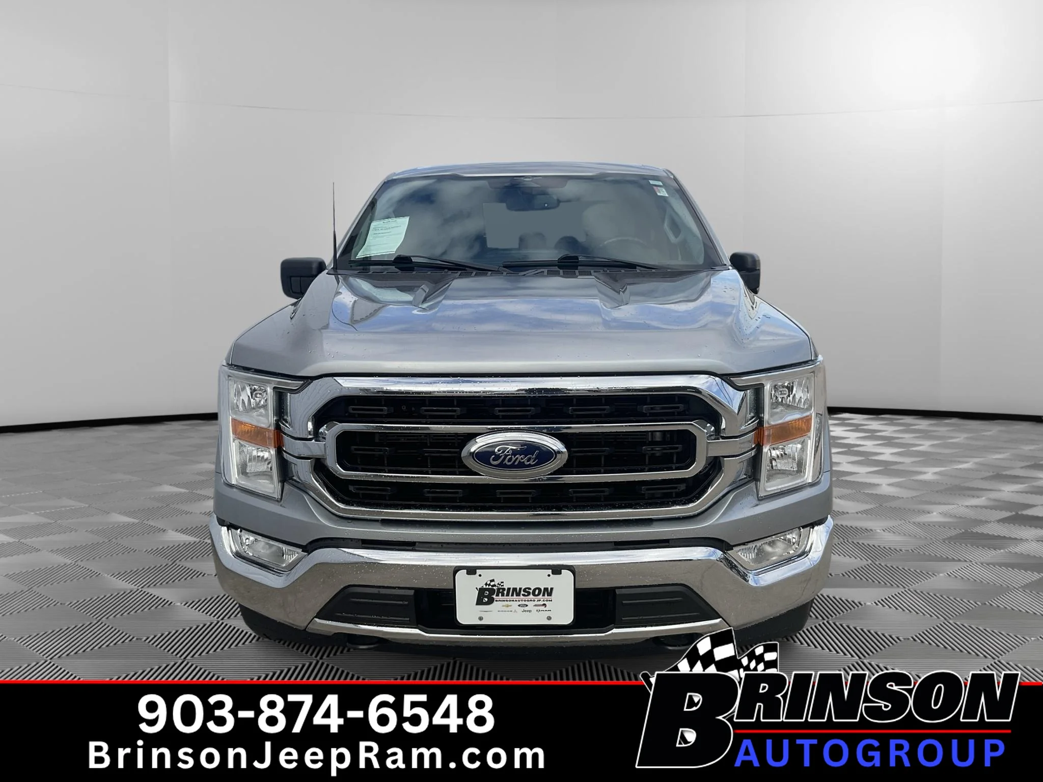 Used 2023 Iconic Silver Metallic Ford XLT image 2