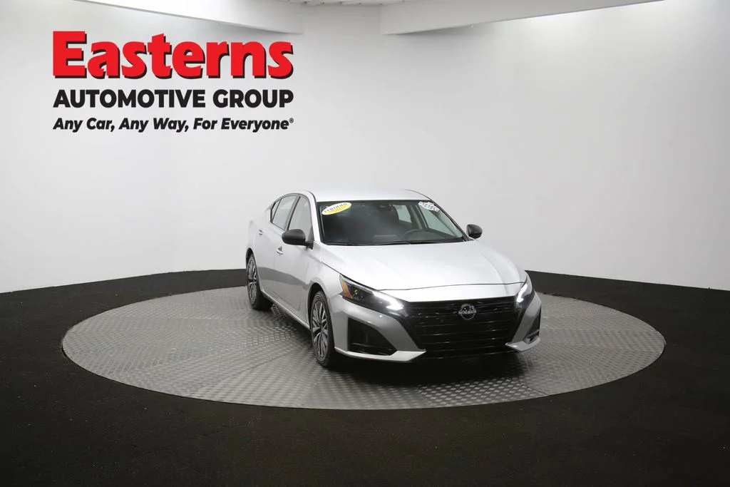 Used 2023 Silver Nissan 2.5 SR image 51