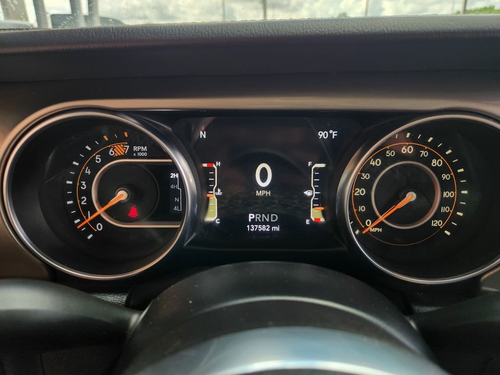 Used 2020 Bright White Clearcoat Jeep Sahara image 17