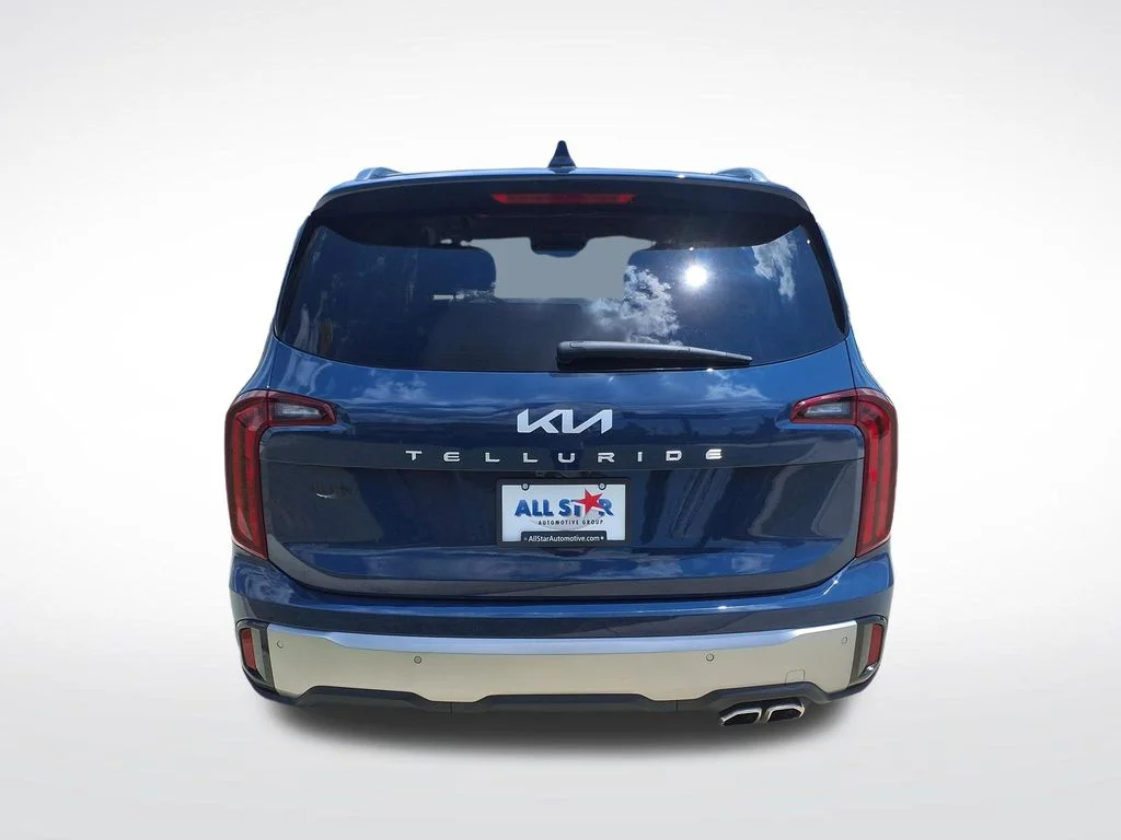 Used 2025 Black Kia S image 7