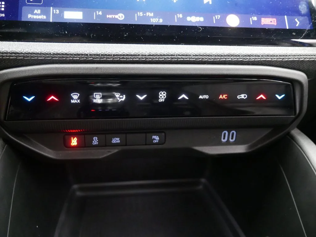 2026 Jeep Cherokee Laredo - Photo 25
