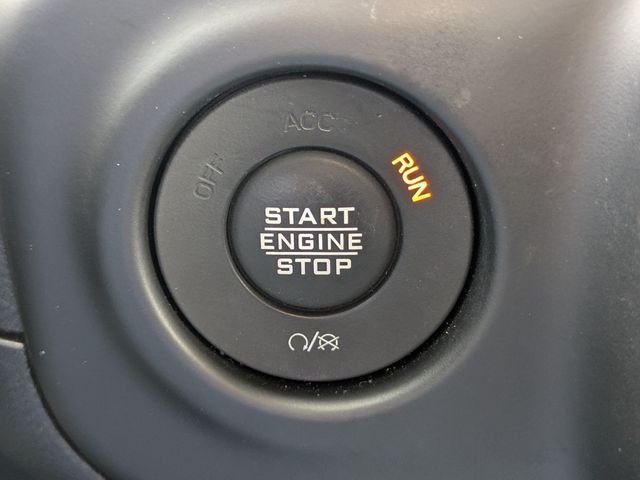 Used 2020 White Jeep Unlimited Sahara image 28