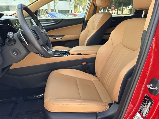 2025 Lexus NX 250 - Photo 11