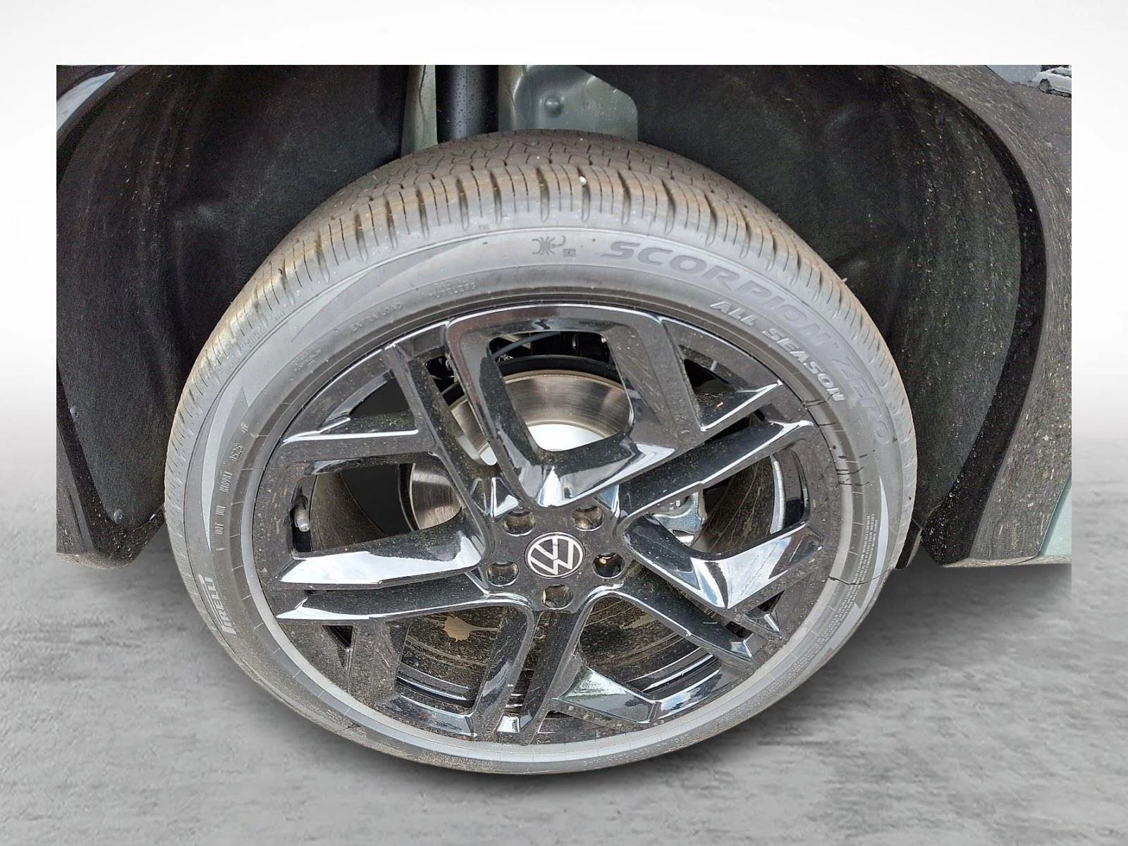 New 2026 X52T/AVAGRNBLKR Volkswagen SE R-Line Black image 7