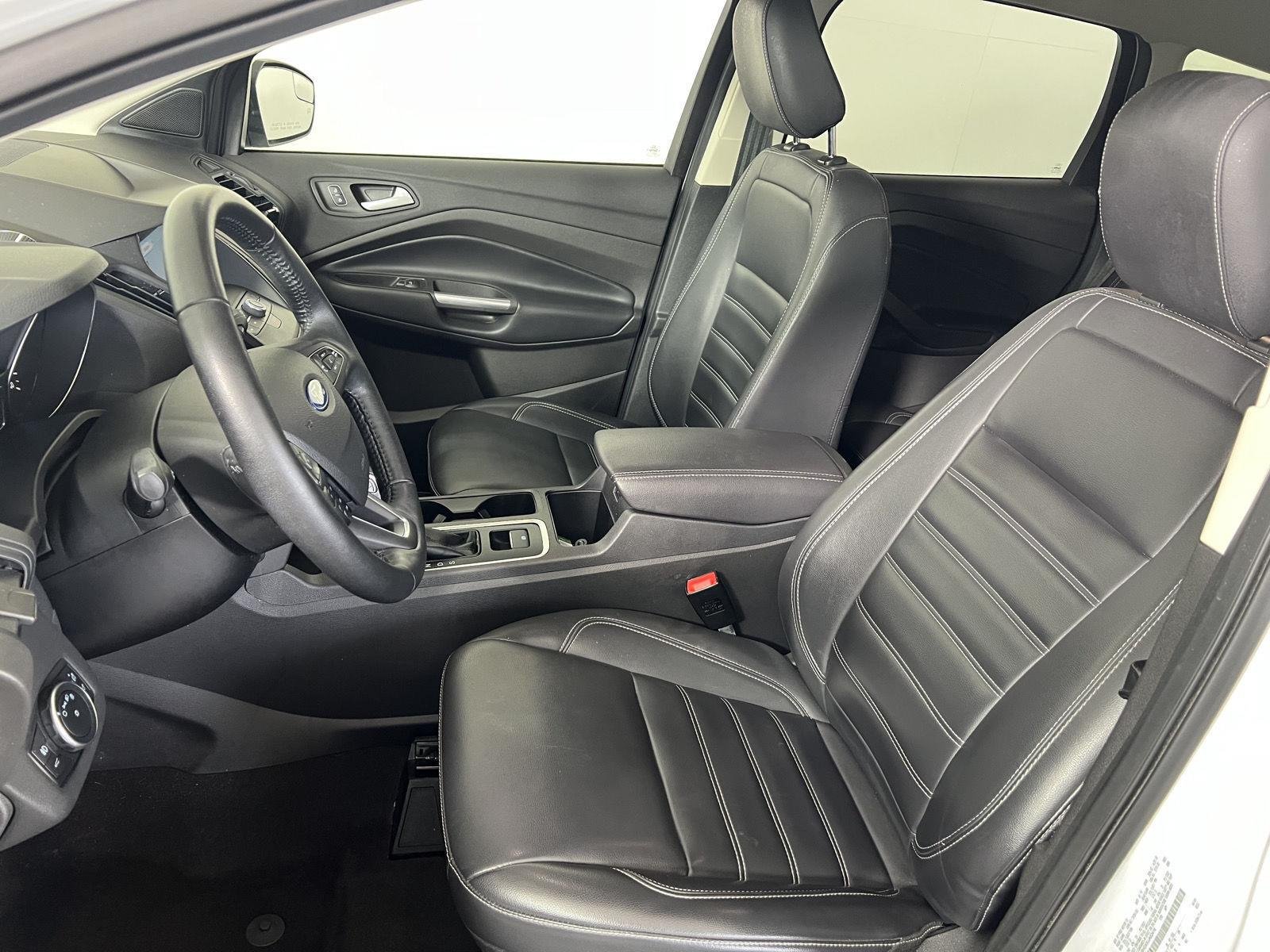 Used 2019 Oxford White Ford SEL image 6
