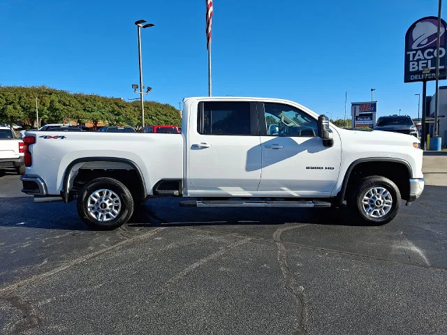 Used 2025 White Chevrolet LT image 7