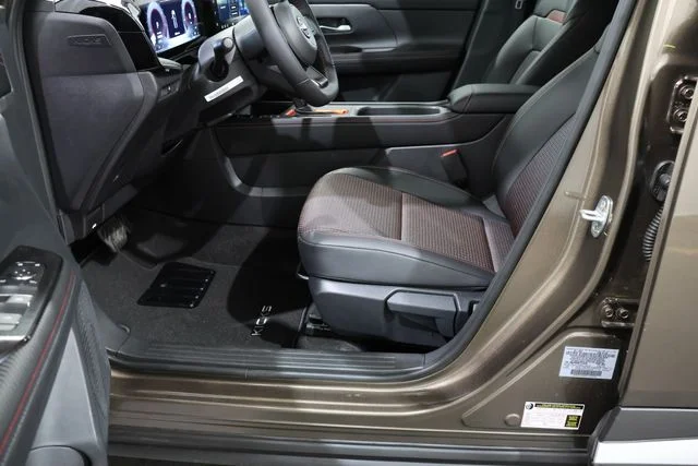 New 2026 Canyon Bronze Metallic Nissan SR image 8