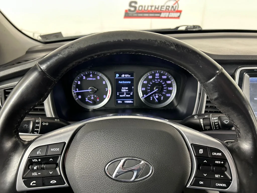 Used 2019 White Hyundai SEL image 13