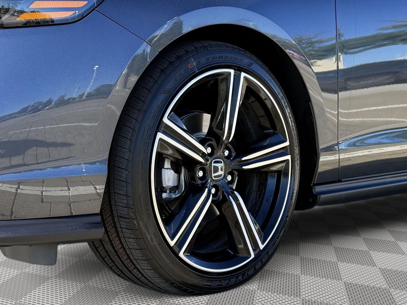 New 2026 Meteorite Gray Metallic Honda SE image 8