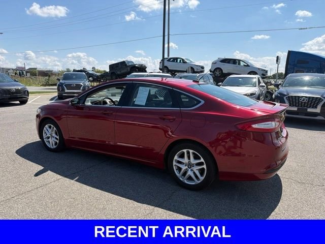 Used 2015 Red Ford SE image 12