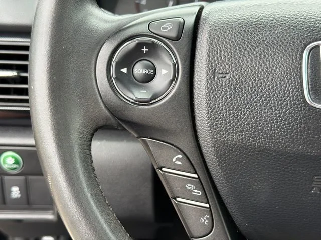 Used 2015 Black Honda EX-L image 21