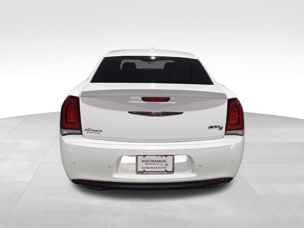 Used 2022 White Chrysler S image 4