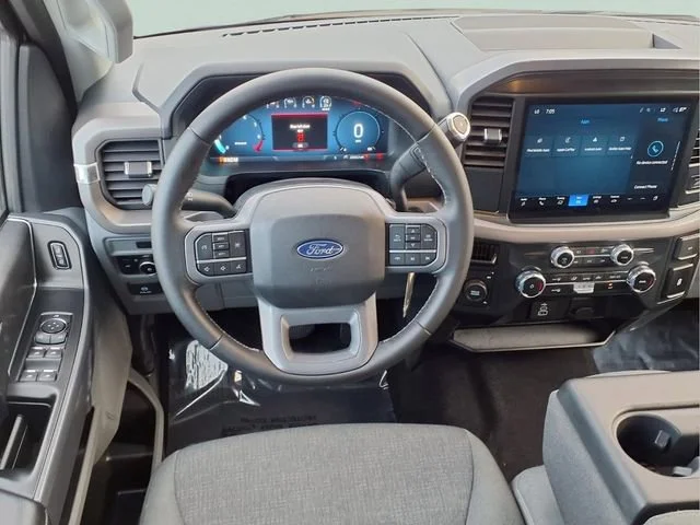 Used 2025  Ford Y image 4