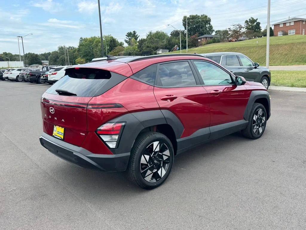 Used 2025 Red Hyundai SEL image 4