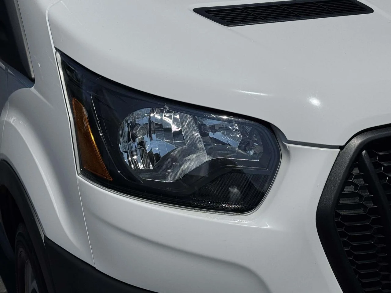 Used 2025 Oxford White Ford Base image 12