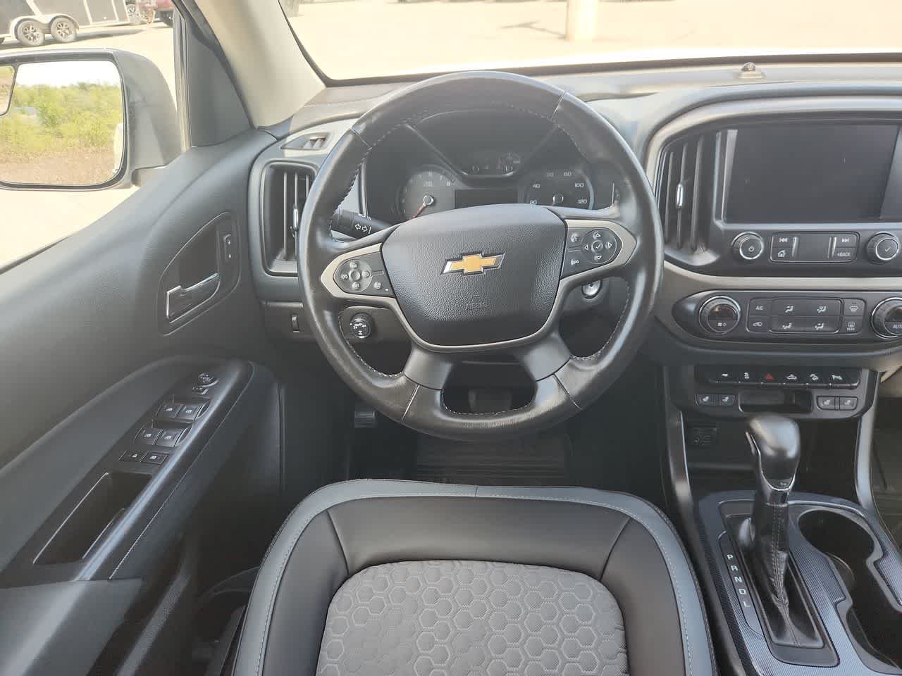 Used 2022 Summit White Chevrolet Z71 image 17