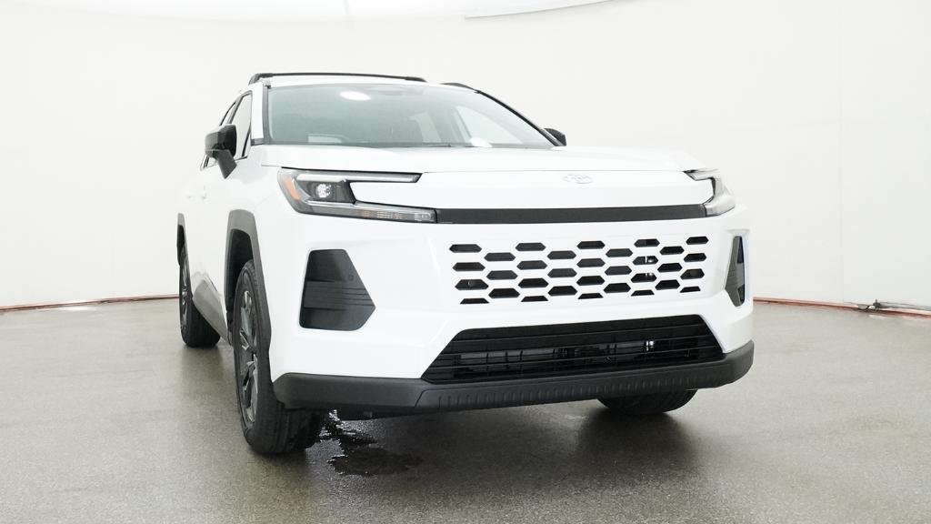 New 2026 Ice Cap Toyota XLE Premium image 7