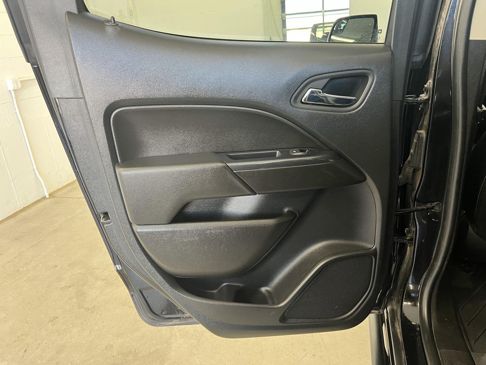Used 2022 Black Chevrolet 4WD ZR2 image 23