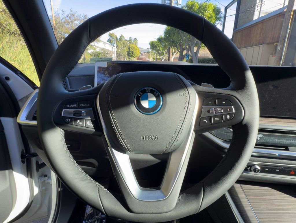 2026 BMW X5 50e - Photo 12