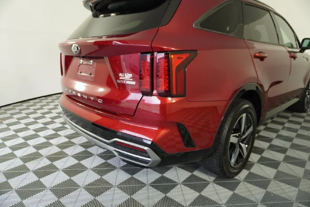 Used 2021 Red Kia EX image 12