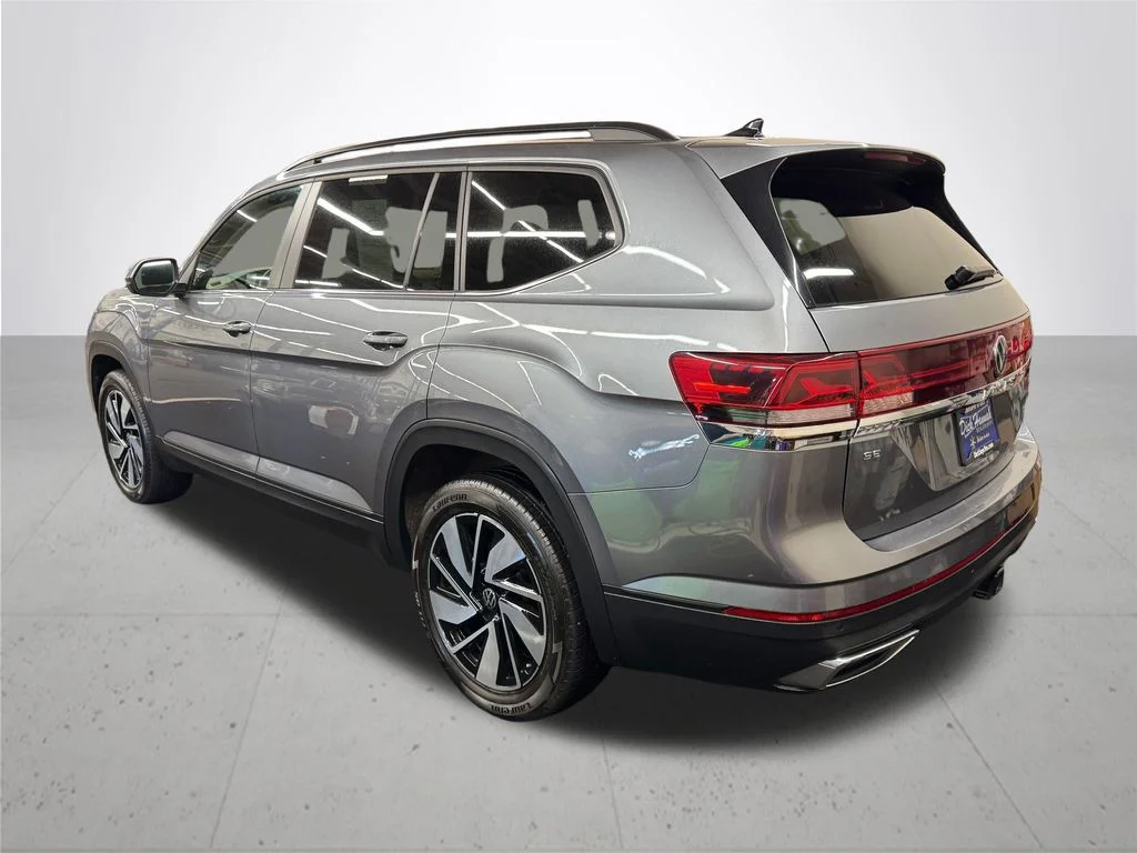 Used 2024 Gray Volkswagen 2.0T SE w/Technology image 4