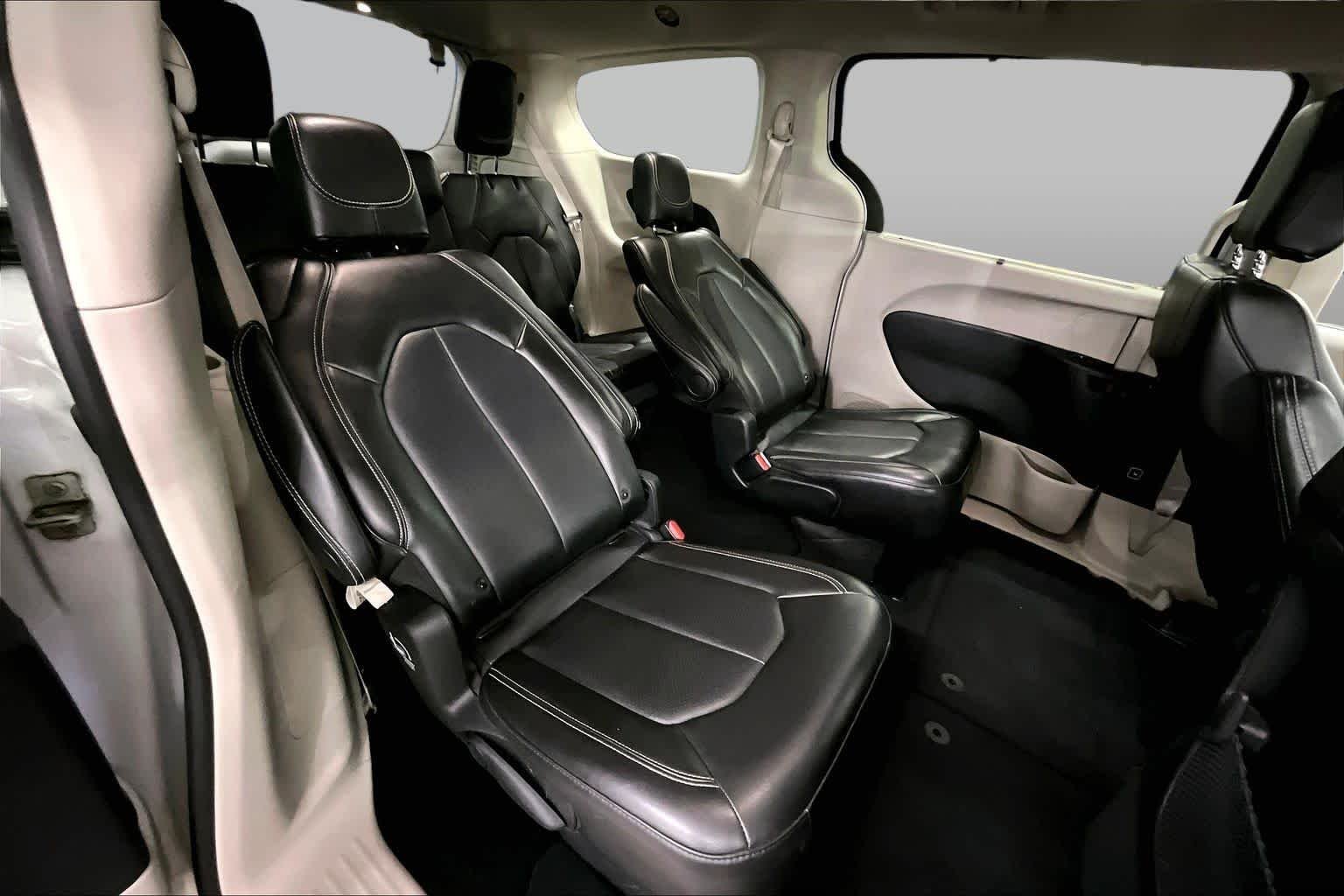Used 2024 Bright White Clearcoat Chrysler Touring L image 22