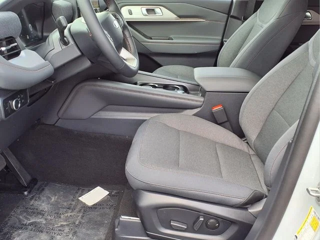 New 2026 Space White Metallic Ford Active image 14
