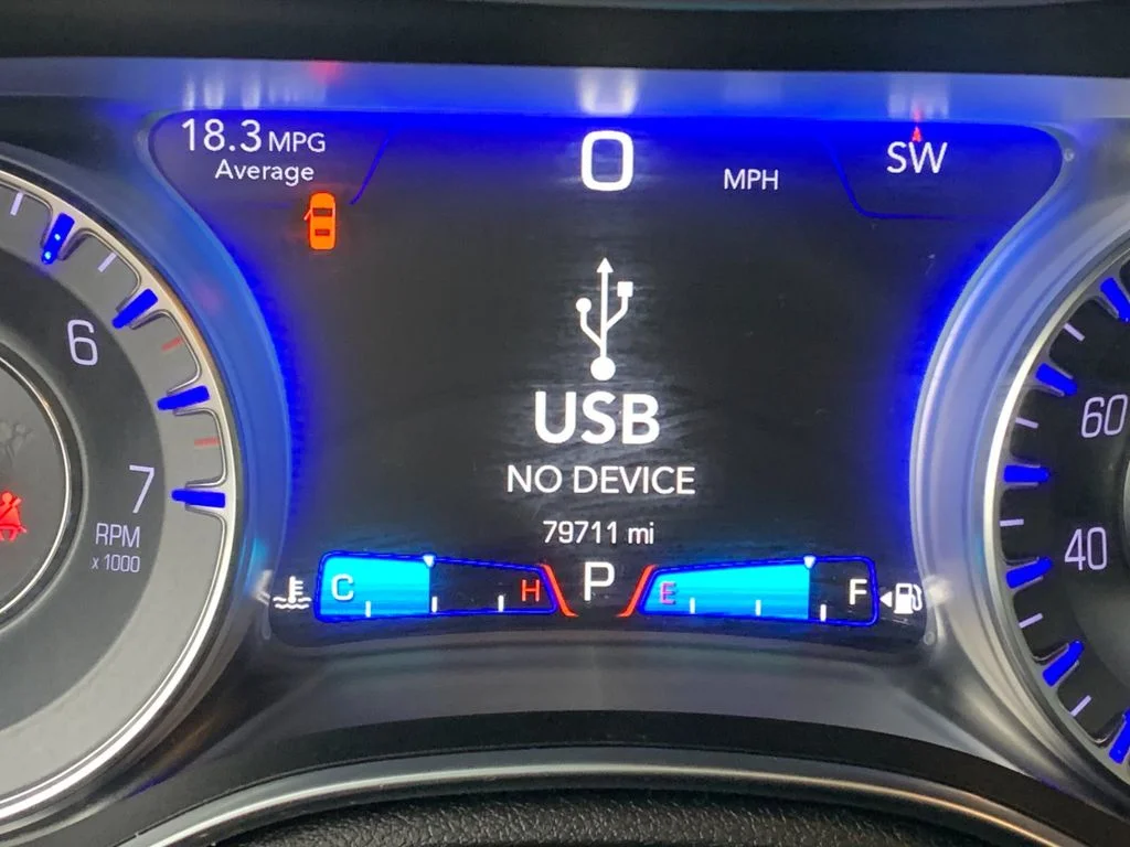 Used 2017 Silver Chrysler C image 31