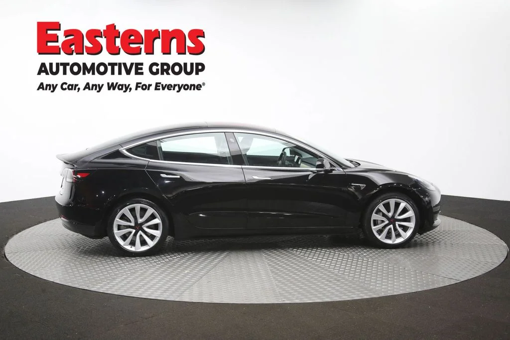 Used 2018 Black Tesla Mid Range image 39