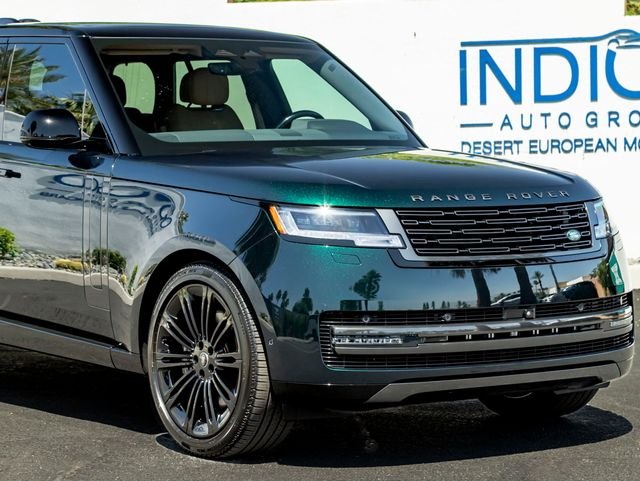 Certified Used 2025 British Racing Green SV Bespoke Ultra Met Gloss Land Rover SE image 5