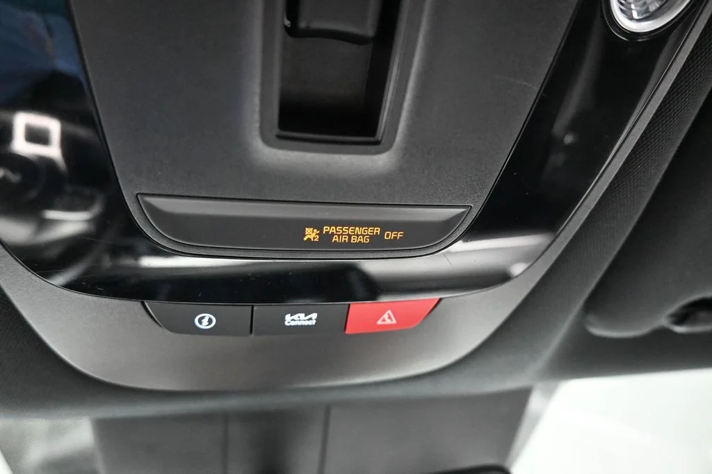 Used 2023 Glacial White Pearl Kia GT-Line image 29