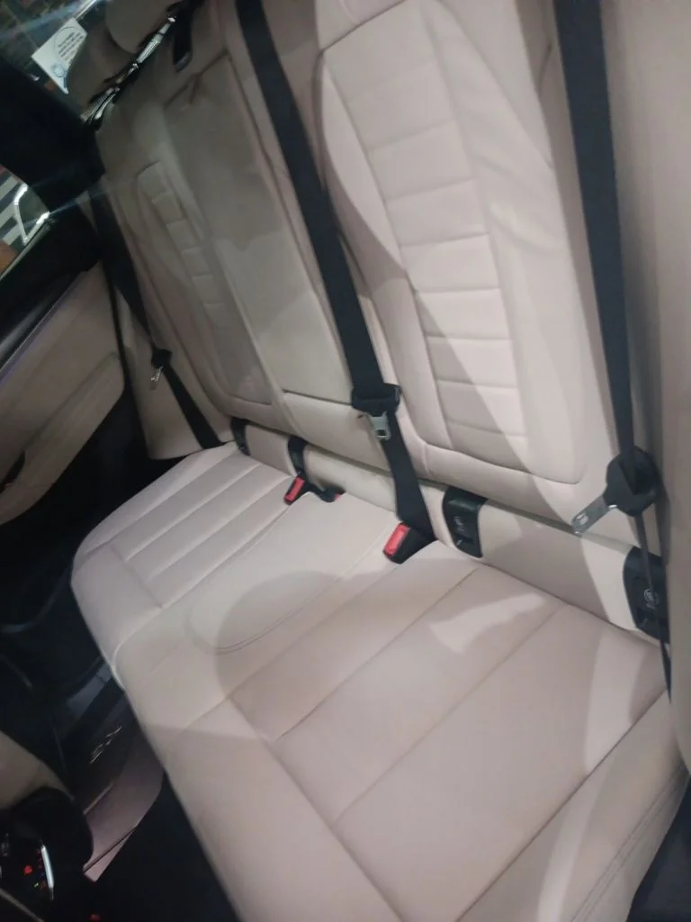 Used 2024 Gray BMW xDrive30i image 7