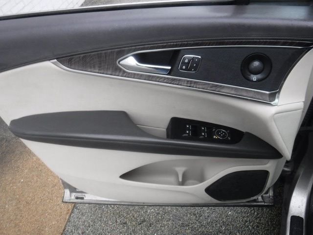 Used 2019 Brown Lincoln Reserve image 14